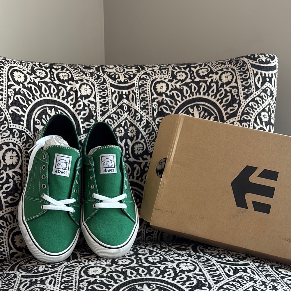 Etnies RLS X Sheep Version - New In Box!!